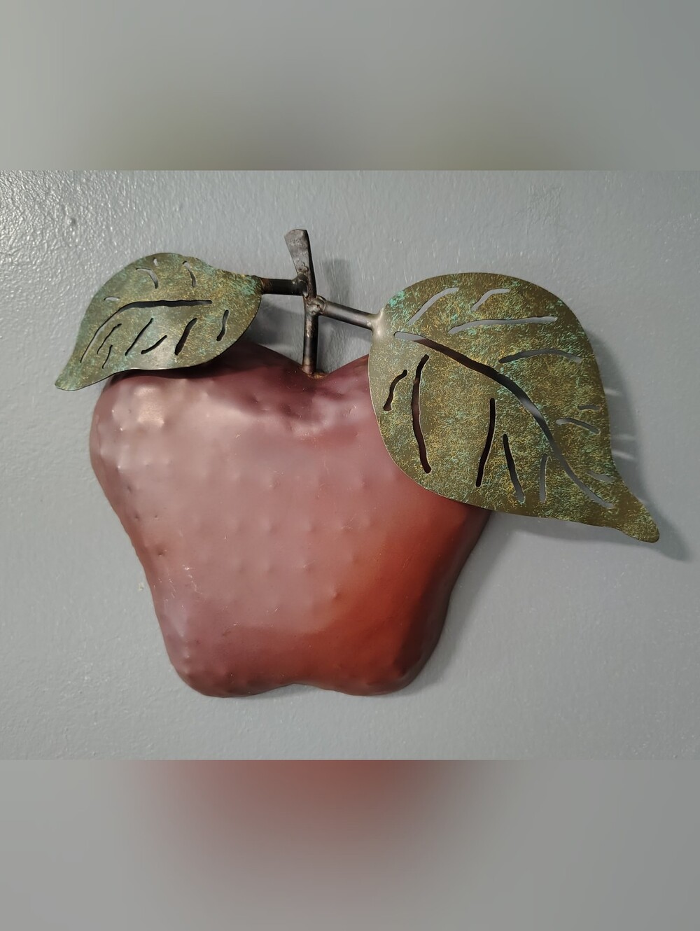 Vintage Metal Apple Wall Hanging Decor